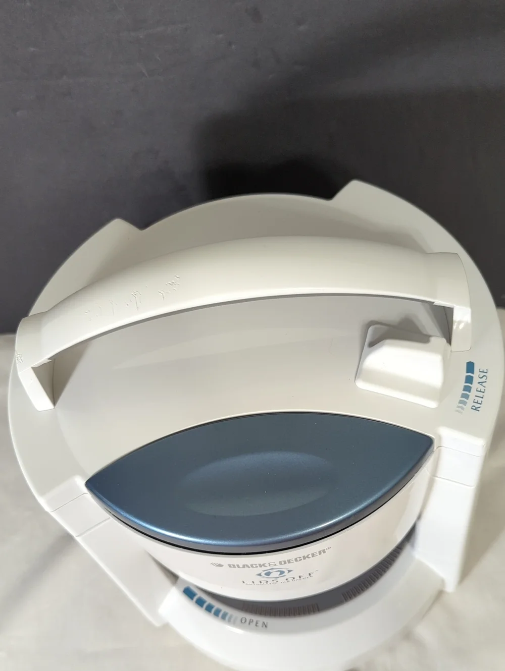 Black & Decker Lids Off White & Dark Blue Lids Off Automatic Jar Opener